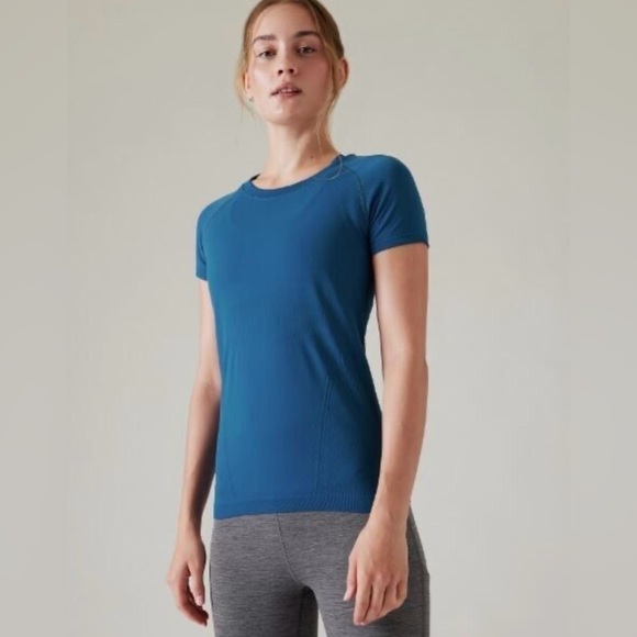 Athleta Momentum Short Sleeve T Shirt Blue Size Large - Picture 1 of 8